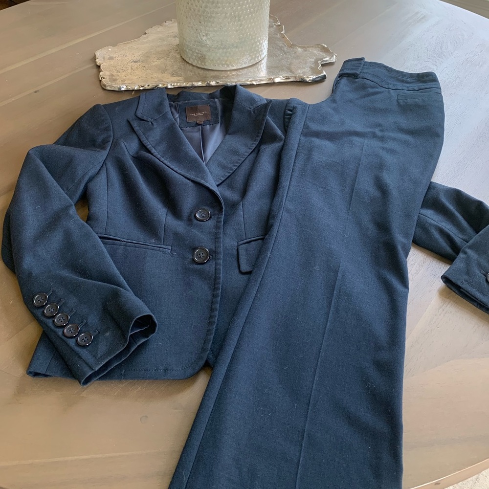The Limited Suit set: Navy blue; size 0/2